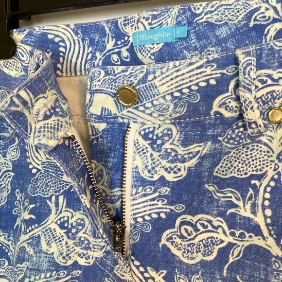 J. McLaughlin Size 0, blue and white floral print Jeans - Picture 5 of 12